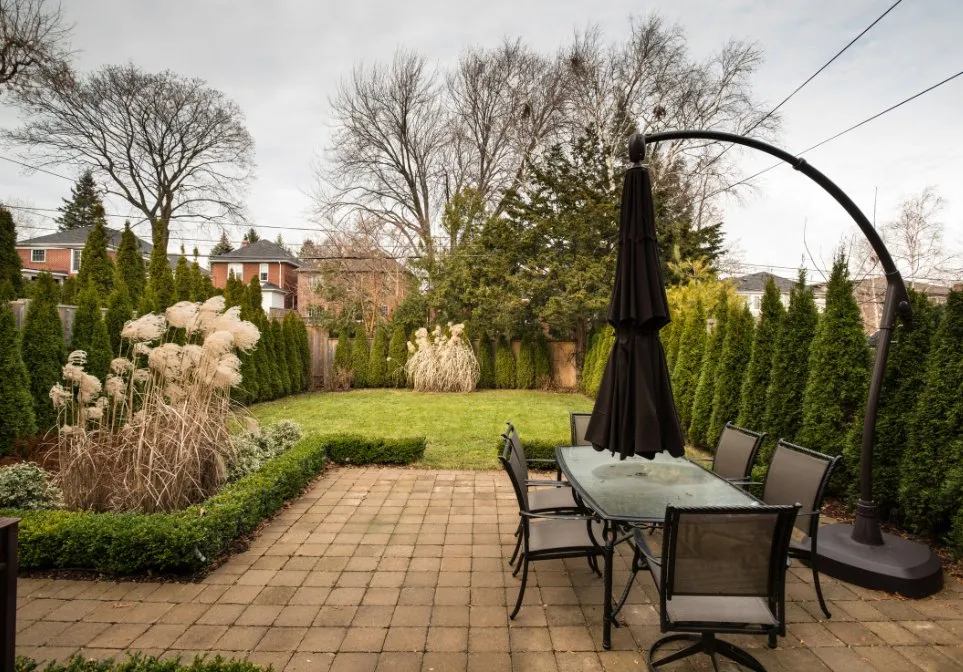 Professional landscape installation for homes in Covington, LA by De León & Company