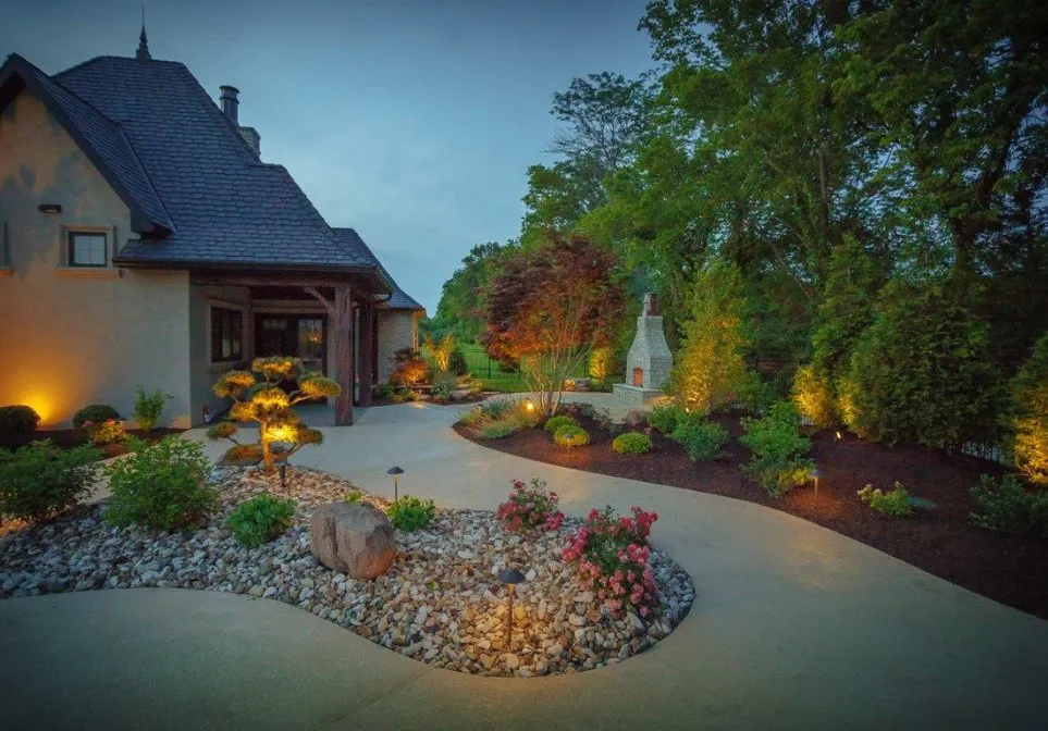 Affordable yard cleanup service for year-round maintenance across Covington, LA - De León & Company