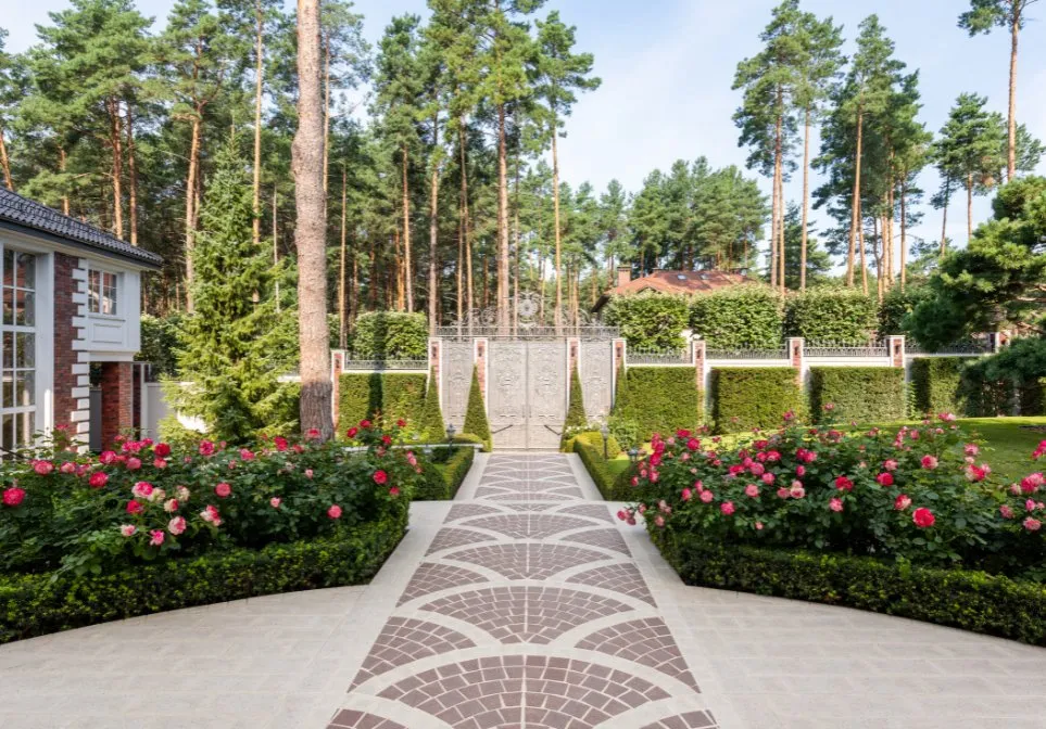 Expert outdoor landscaping in Covington, LA - De León & Company