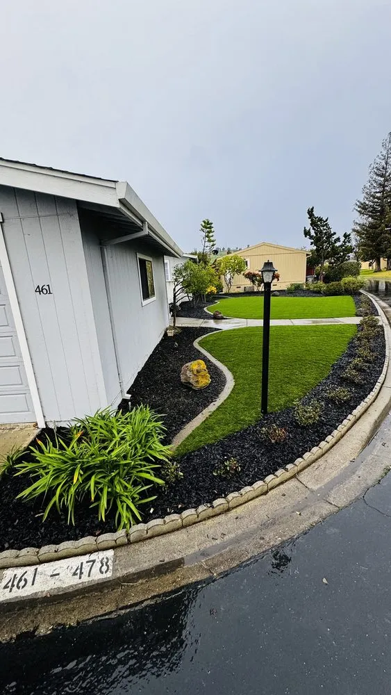 Top-rated lawn care service experts serving East Palo Alto, CA - De Leon Landscaping Creations