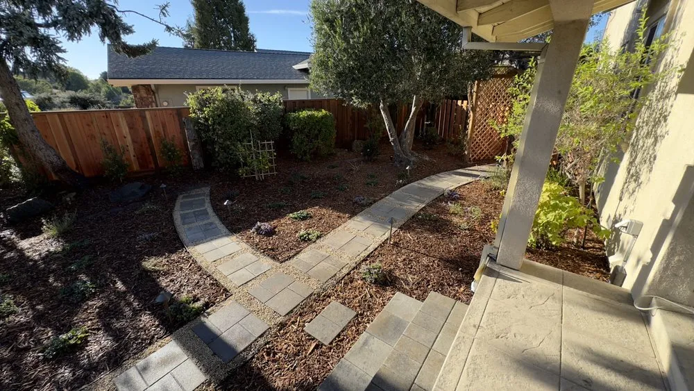 Top-rated lawn care service experts serving East Palo Alto, CA - De Leon Landscaping Creations