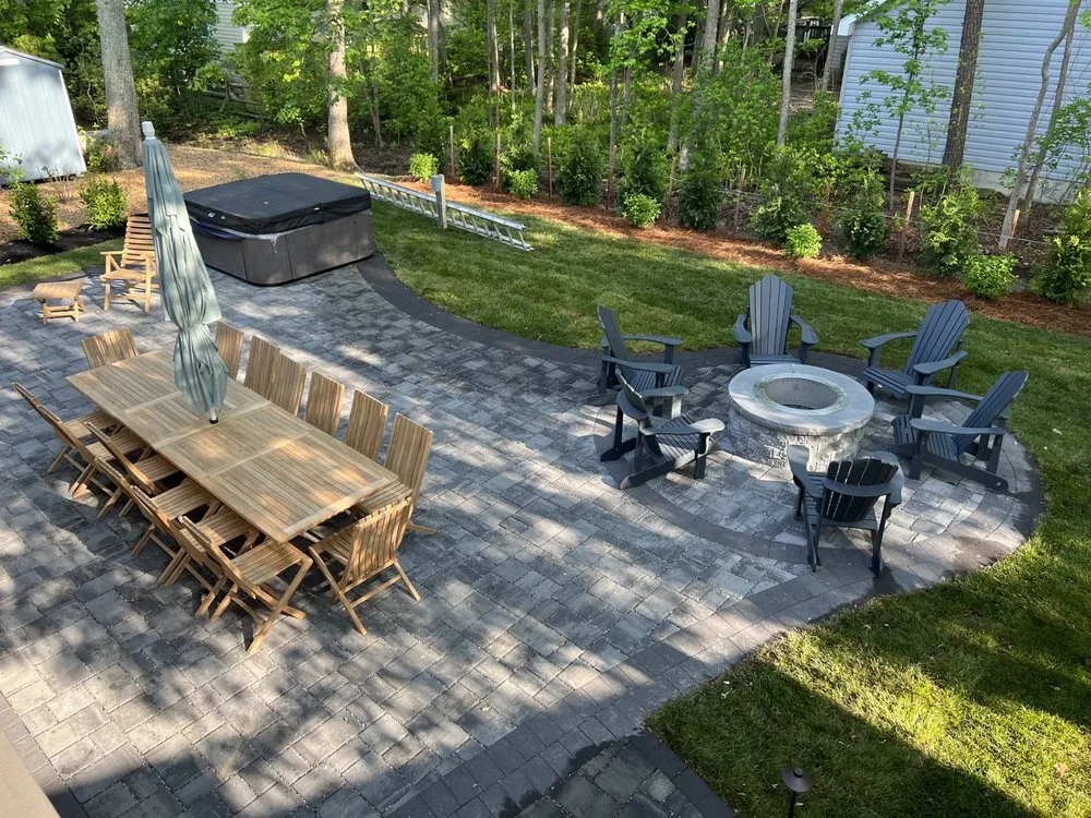 Custom lawn care service in Dagsboro, DE by De Leon Landscaping