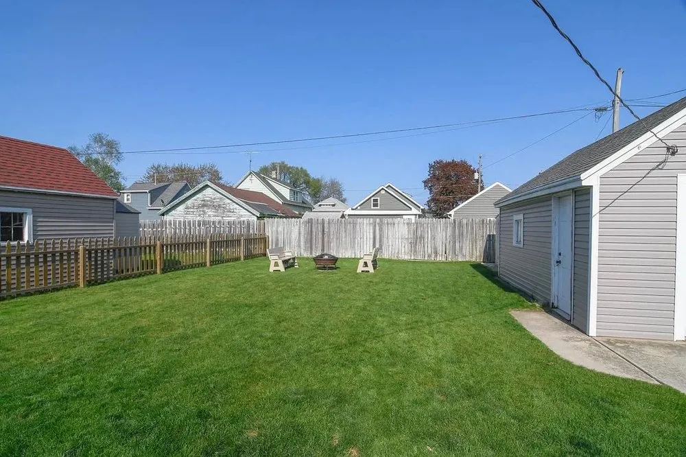 Local residential landscaping for beautiful yards across Appleton, WI - De Leon's All-Season Services