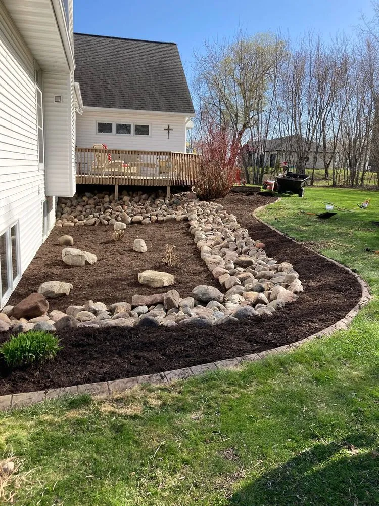 Local residential landscaping experts serving Appleton, WI - De Leon's All-Season Services