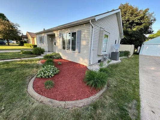 De Leon's All-Season Services Logo