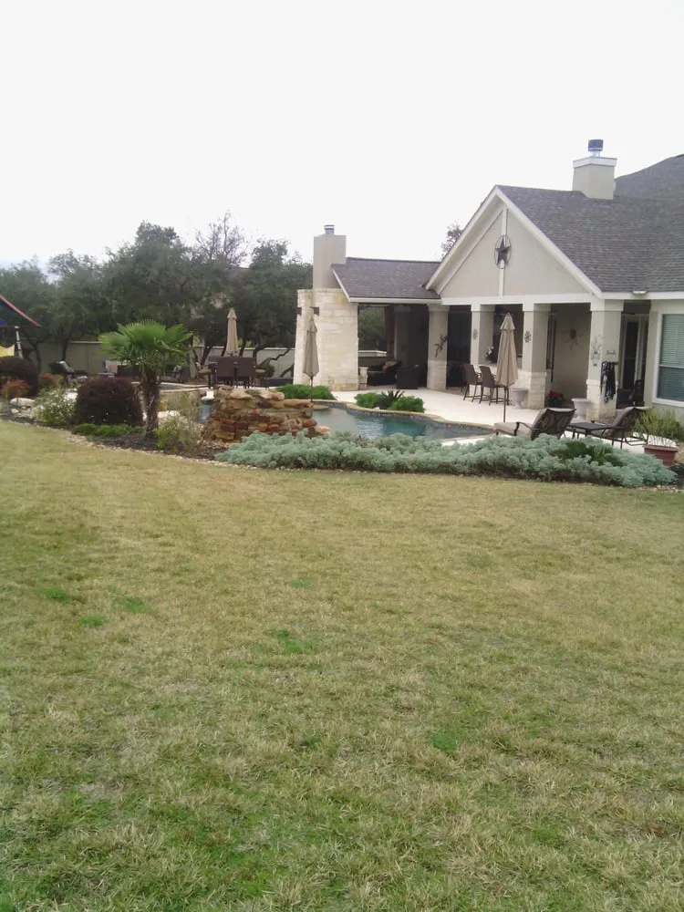 Expert residential landscaping experts serving San Antonio, TX - De Leons Landscaping