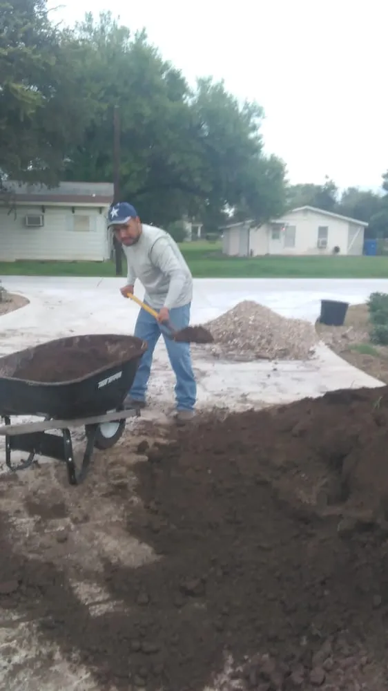 Top-rated landscape installation experts serving San Antonio, TX - De Leons Landscaping