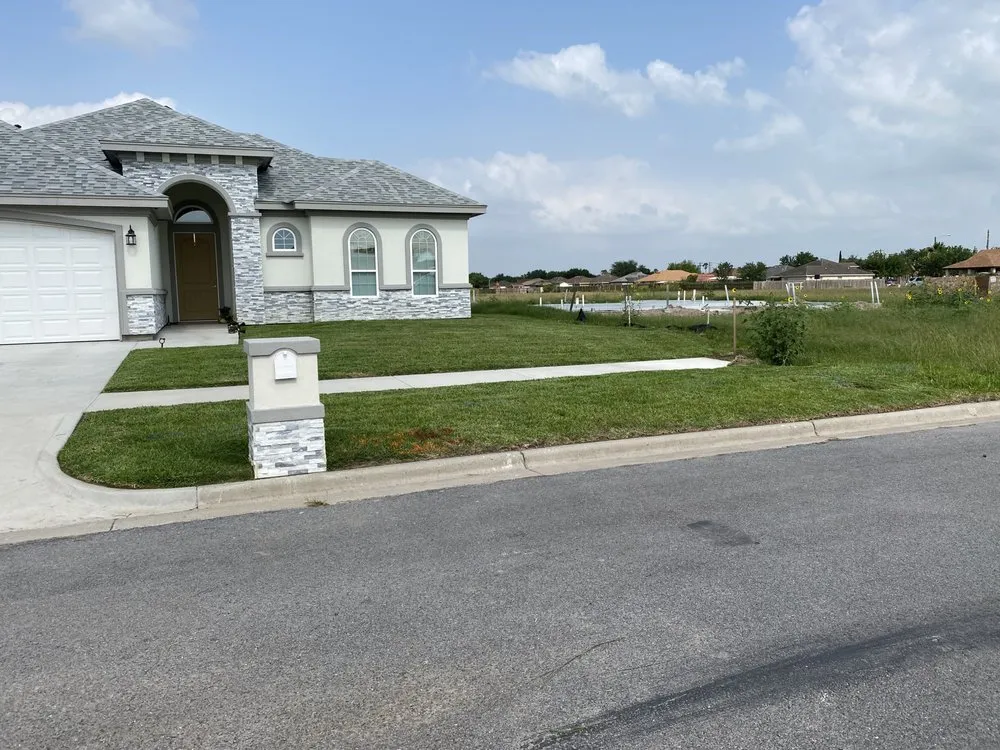 Custom residential landscaping for beautiful yards across Harlingen, TX - De Leon's Lawn care & Tree Trimming Services