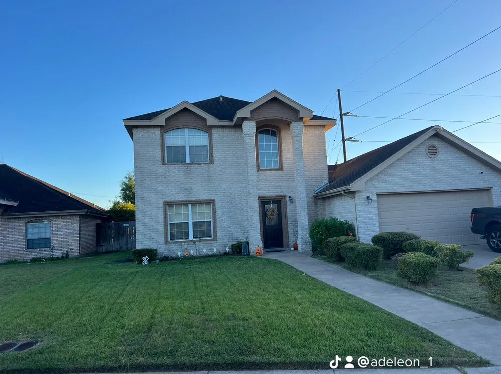 Local landscaping services near you across Harlingen, TX - De Leon's Lawn care & Tree Trimming Services