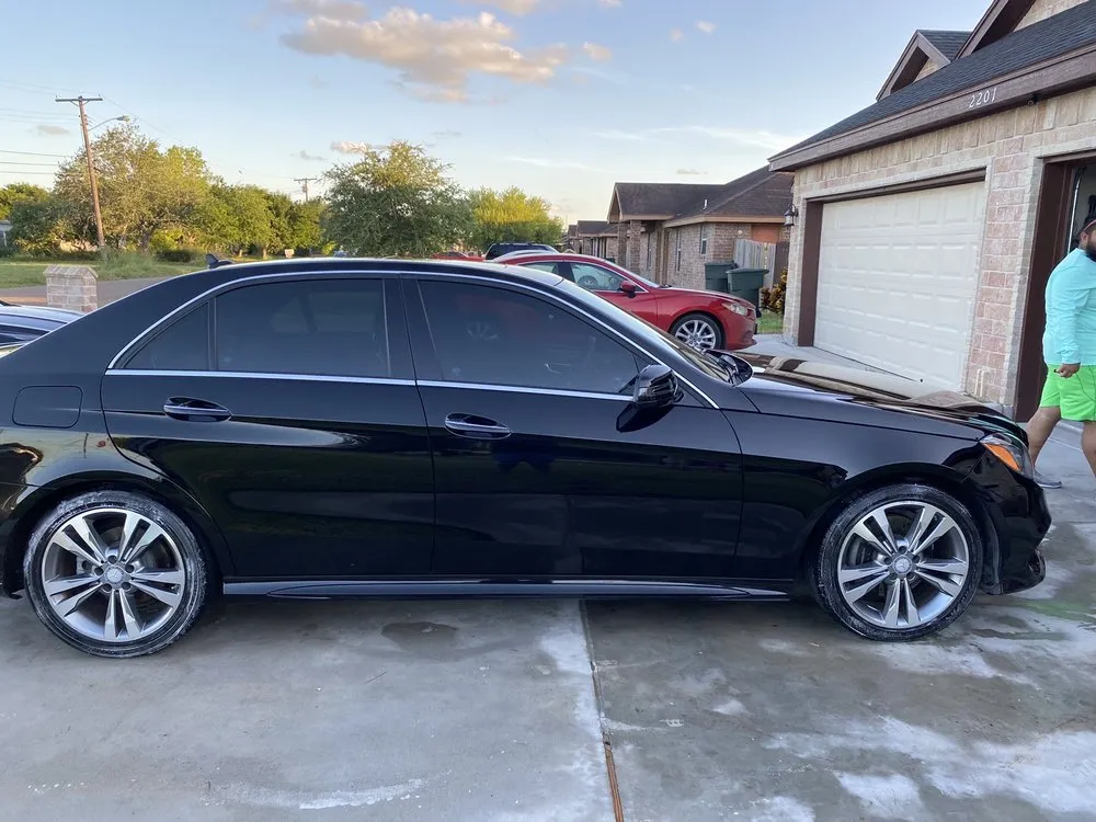 Expert garden landscaping experts serving Harlingen, TX - De Leon's Lawn care & Tree Trimming Services