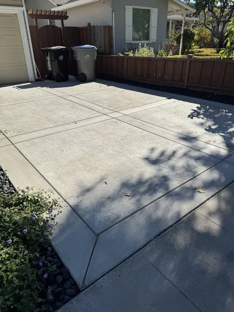 Affordable yard cleanup service for beautiful yards across San Jose, CA - De Luna Landscaping