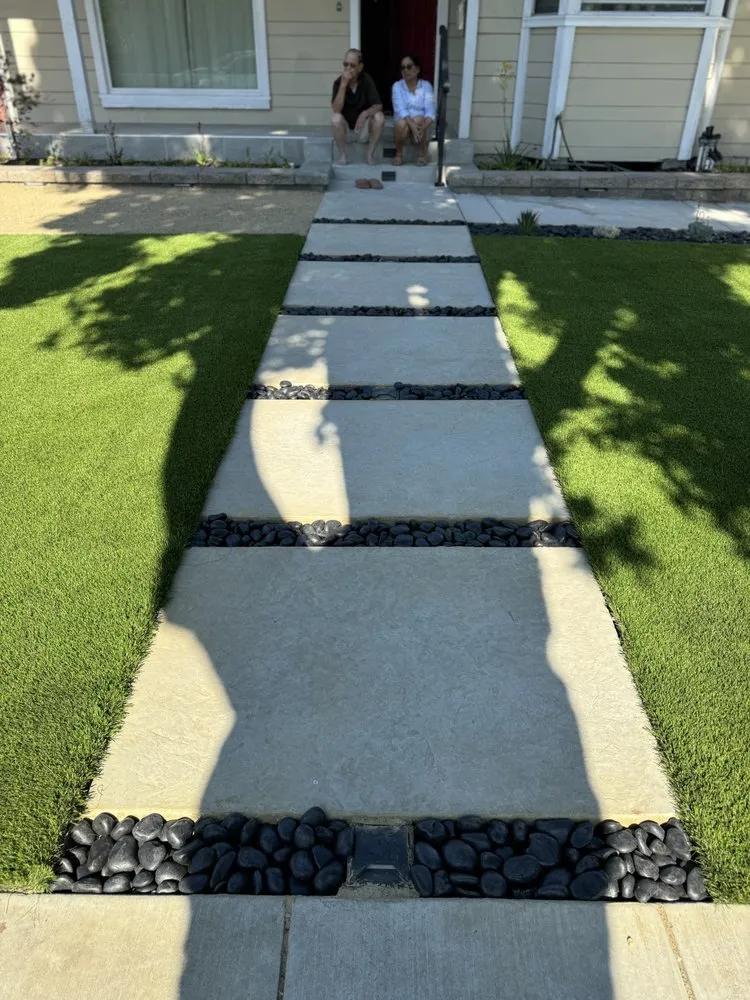 Top-rated lawn mowing service in San Jose, CA - De Luna Landscaping