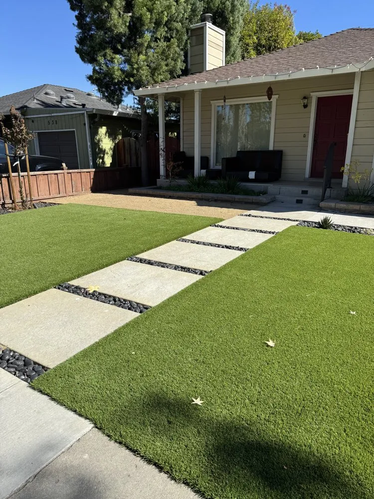 Top-rated lawn mowing service for beautiful yards in San Jose, CA by De Luna Landscaping