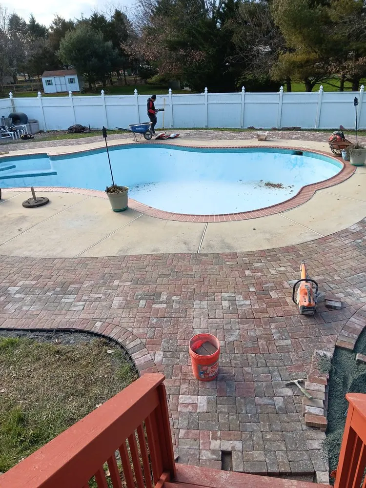 Expert lawn mowing service experts serving New Castle, DE - DE Masonry & Landscape