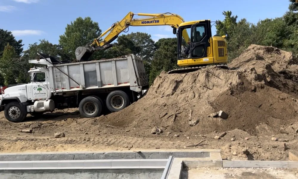 Expert yard maintenance for beautiful yards across Southampton, NY - De Rosas Landscaping