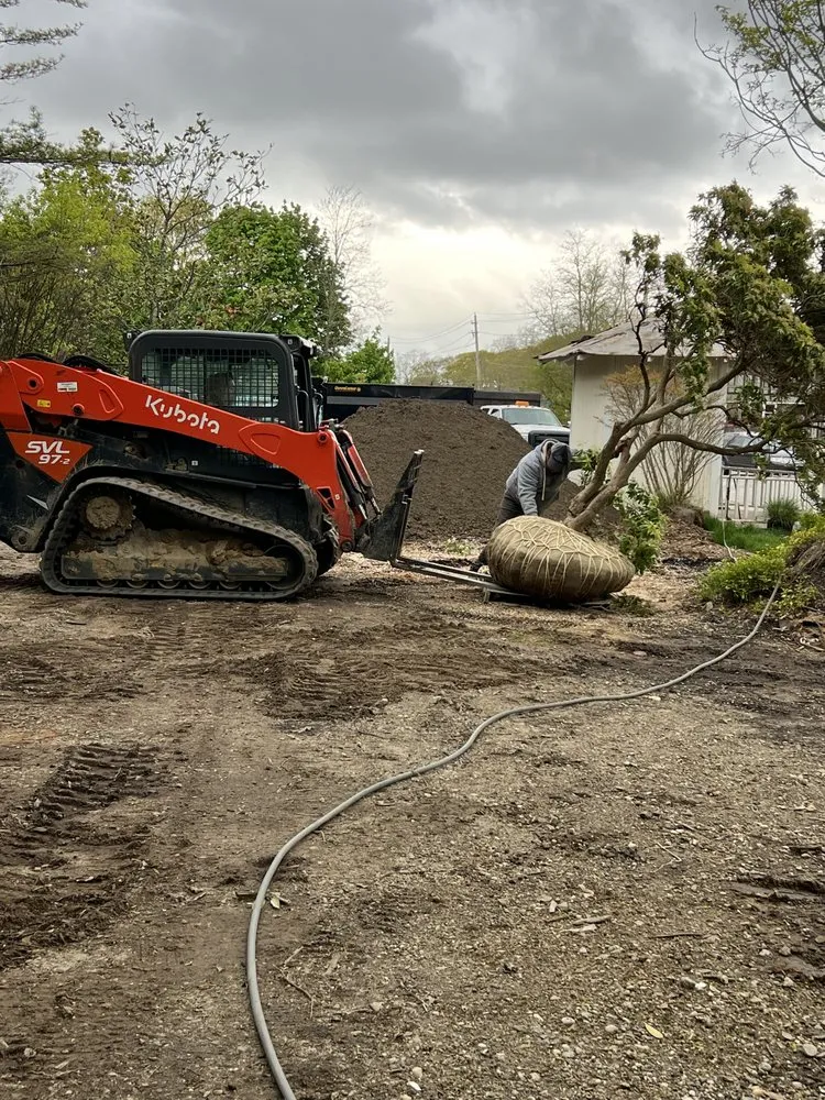 Trusted lawn mowing service experts serving Southampton, NY - De Rosas Landscaping