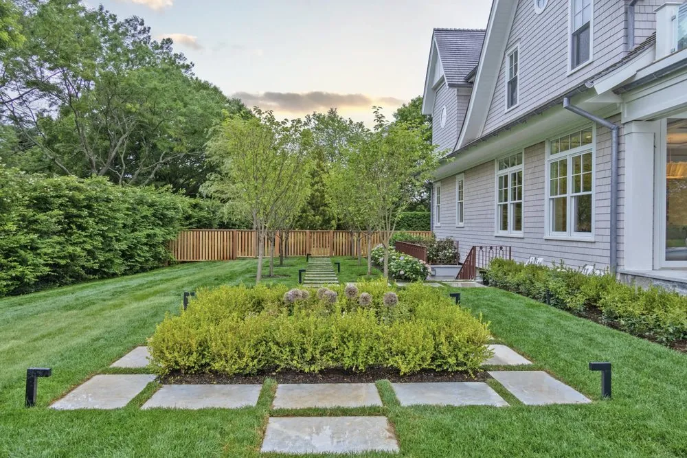 Affordable landscaping services experts serving Southampton, NY - De Rosas Landscaping