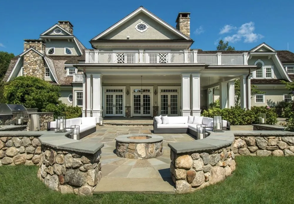 Trusted outdoor landscaping in Southampton, NY - De Rosas Landscaping