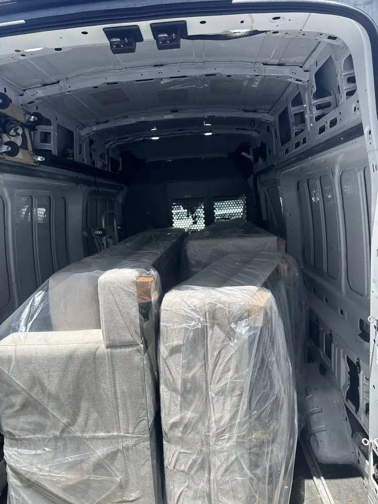 Top-rated yard cleanup service in Baytown, TX by De Silva And Sons Handyman LLC