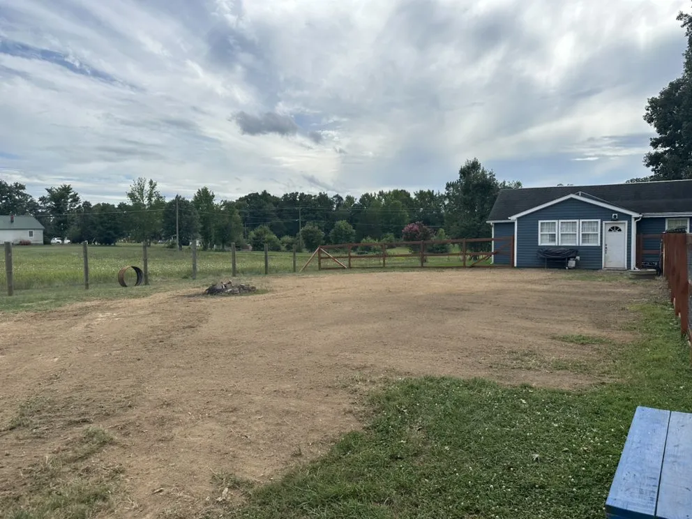 Top-rated lawn care service experts serving Spotsylvania Courthouse, VA - D&E Tree Service & Landscaping