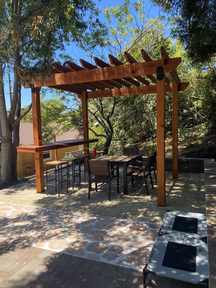 Custom lawn care service for beautiful yards across Albany, CA - DEA 99 Landscape