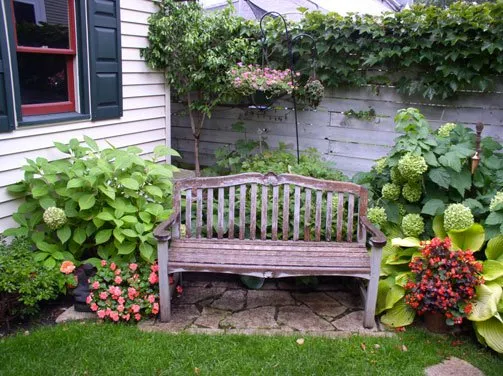 Custom yard maintenance in Minneapolis, MN - Dean Bjorkstrand Landscaping