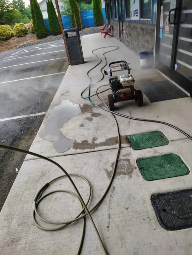 Top-rated lawn care service in Salisbury, NC - Dean Diamondback Services