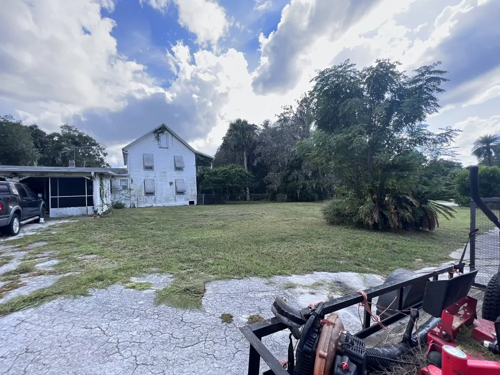 Local landscaping services experts serving Ocklawaha, FL - Deanna’s Lawn Care