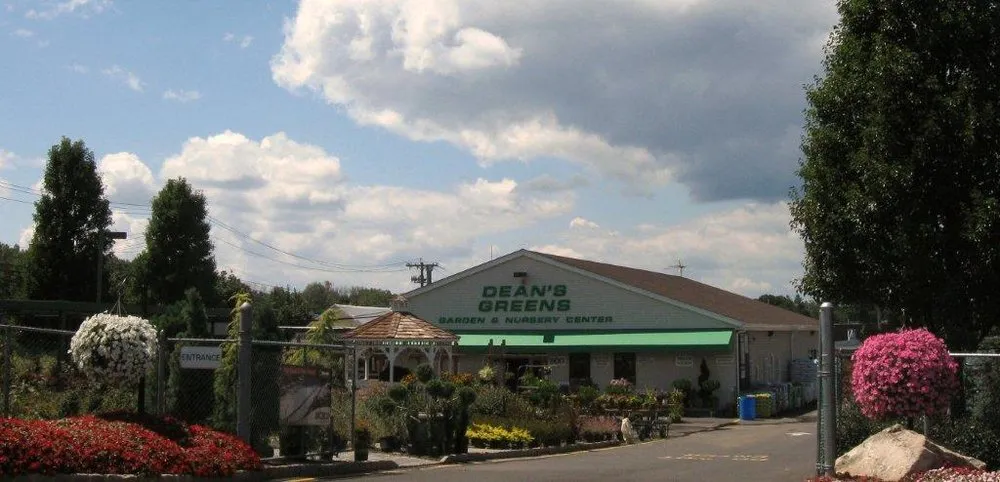 Reliable garden landscaping for homes across Berkeley Heights, NJ - Dean's Greens Garden, Nursery & Floral Center
