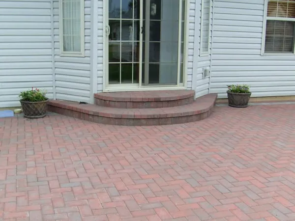 Professional garden landscaping in Xenia, OH by Dean's Landscaping