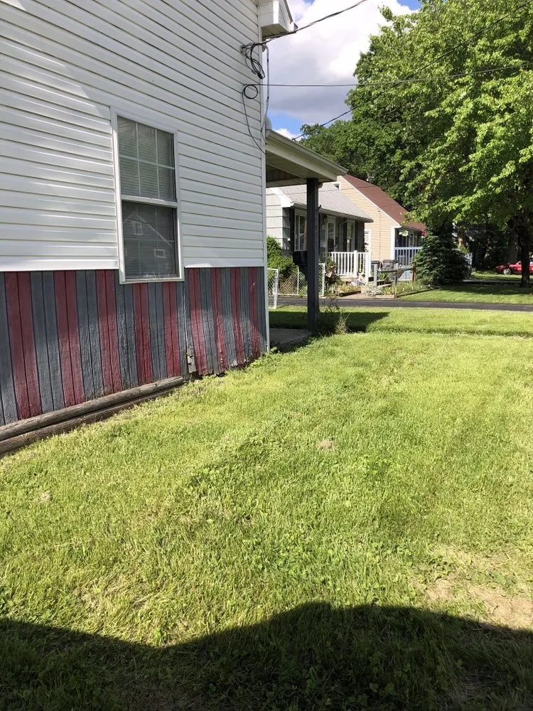 Affordable yard maintenance for year-round maintenance across Lima, OH - Dean’s Maintaince Company