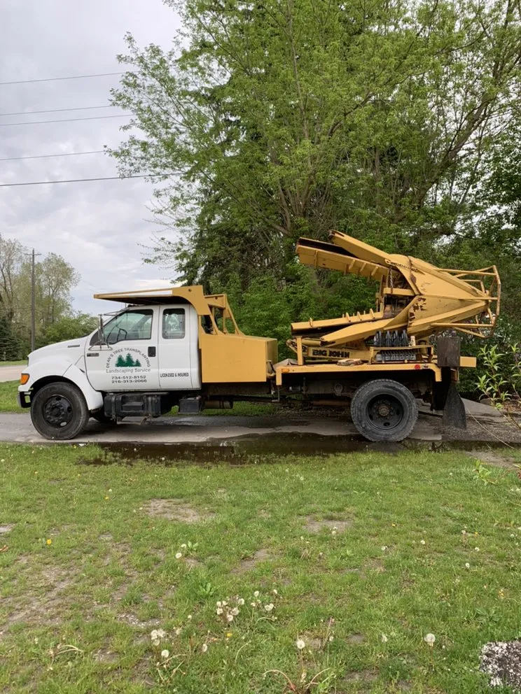 Trusted garden landscaping experts serving Brownstown, MI - Dean’s Tree Transplanting & Landscaping