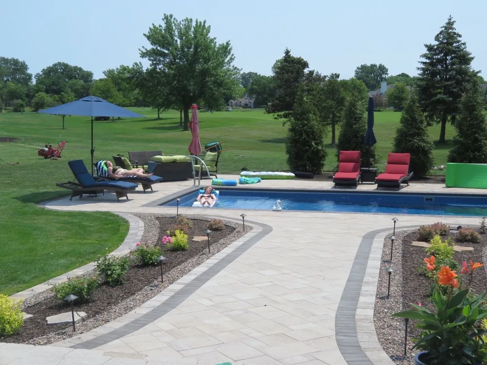 Expert lawn care service in Schererville, IN - Deans's Lawn & Landscaping Inc