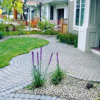 Deanwood Lawn Care Logo