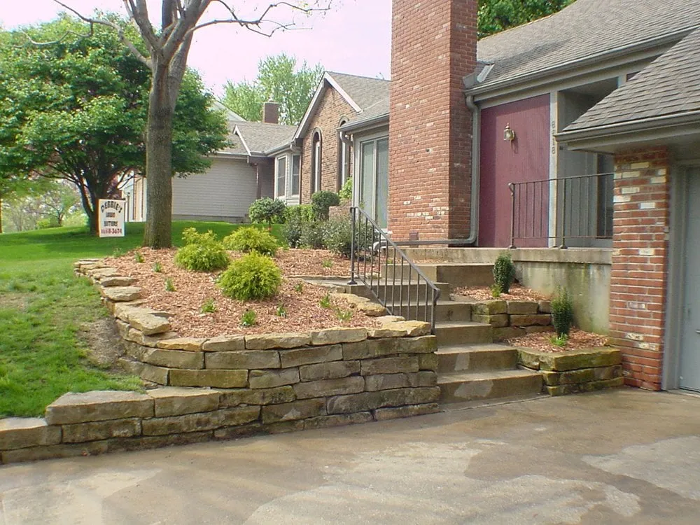Professional yard maintenance experts serving Cleveland, MO - Debbie's Lawn Busters