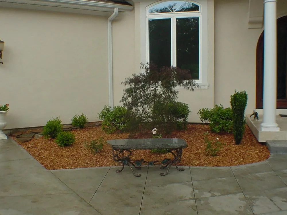 Reliable yard maintenance with custom design across Cleveland, MO - Debbie's Lawn Busters