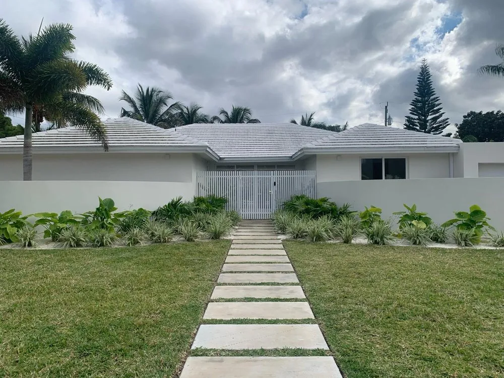 Affordable yard cleanup service in Tamarac, FL by Decam Landscape Services