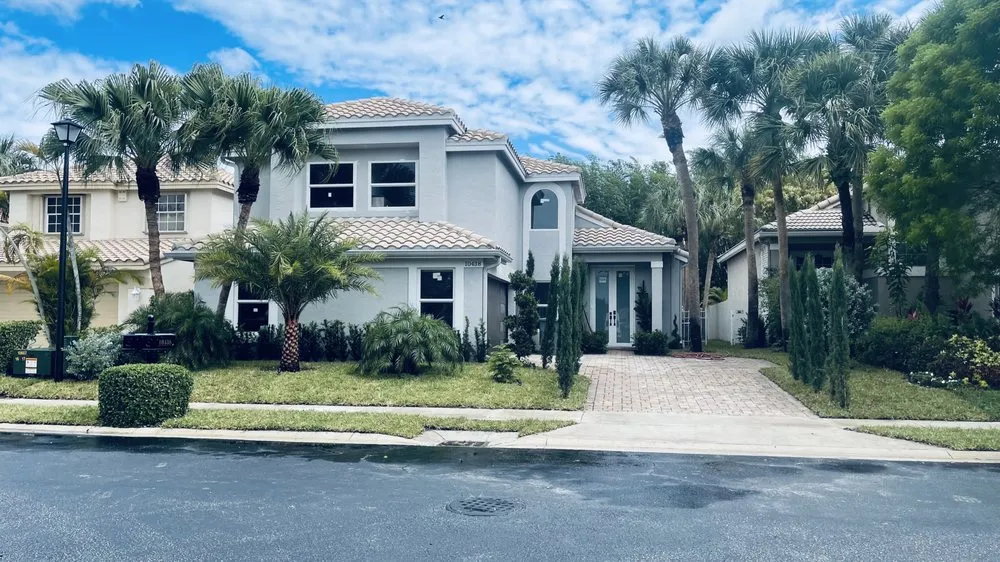 Professional lawn mowing service in Tamarac, FL by Decam Landscape Services