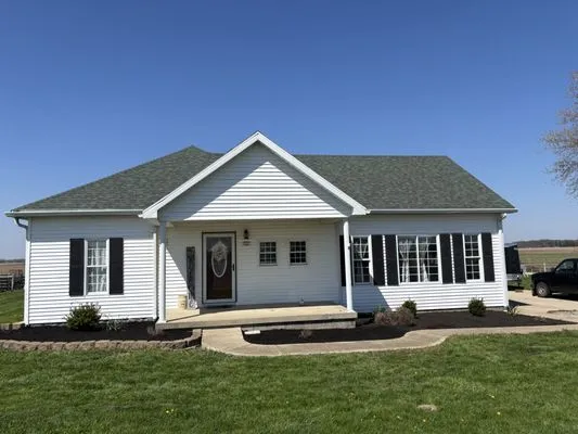 Decker Lawn Care and Lanscaping Logo