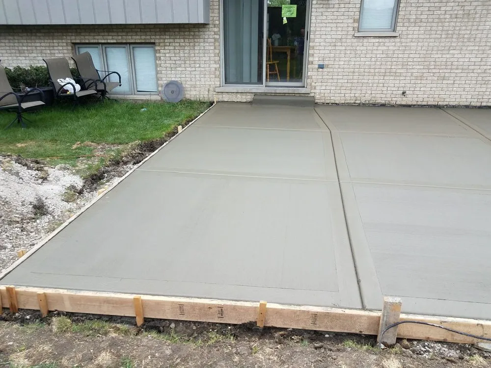 Affordable yard cleanup service experts serving Lemont, IL - Decola Concrete and Landscape