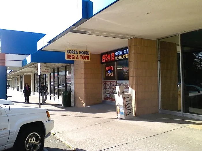 Local lawn care service for year-round maintenance across Lemont, IL - Decola Concrete and Landscape