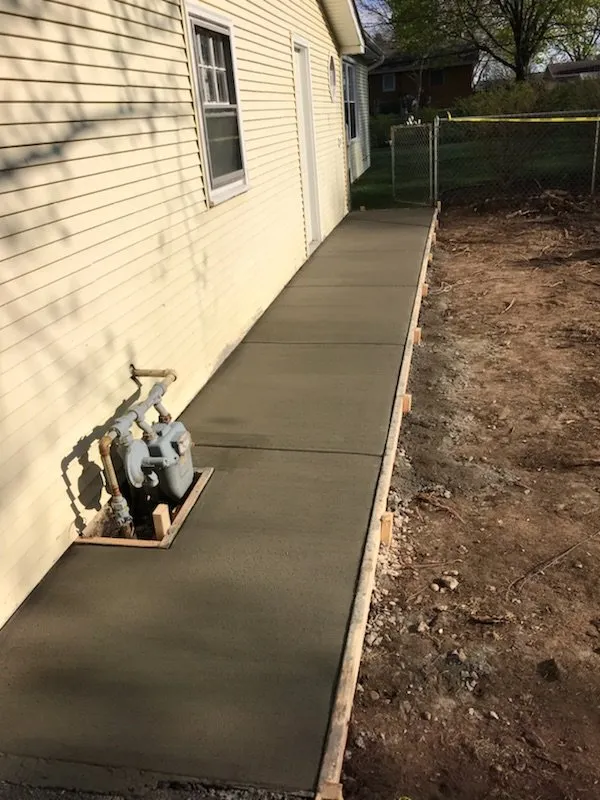 Expert landscaping services in Lemont, IL - Decola Concrete and Landscape