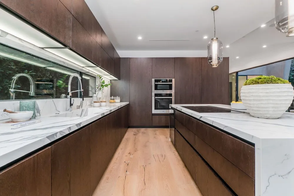 Top-rated lawn care service experts serving Los Angeles, CA - Decor Home Builders