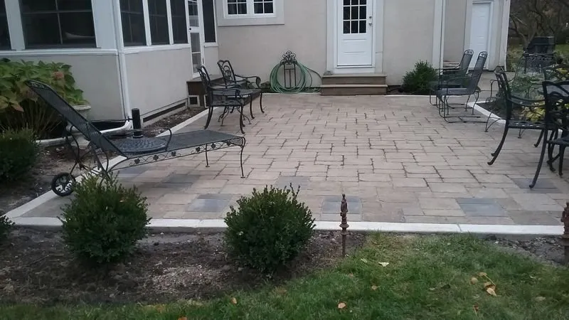 Trusted landscape installation for residential properties across Saint Charles, IL - Decoration Landscaping