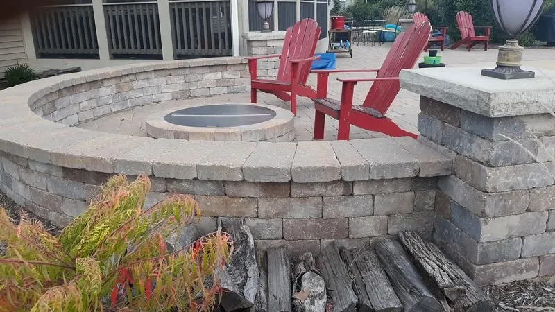 Expert residential landscaping experts serving Saint Charles, IL - Decoration Landscaping