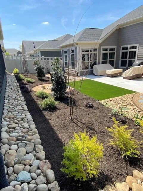 Professional yard maintenance experts serving Matthews, NC - Decorative Creations