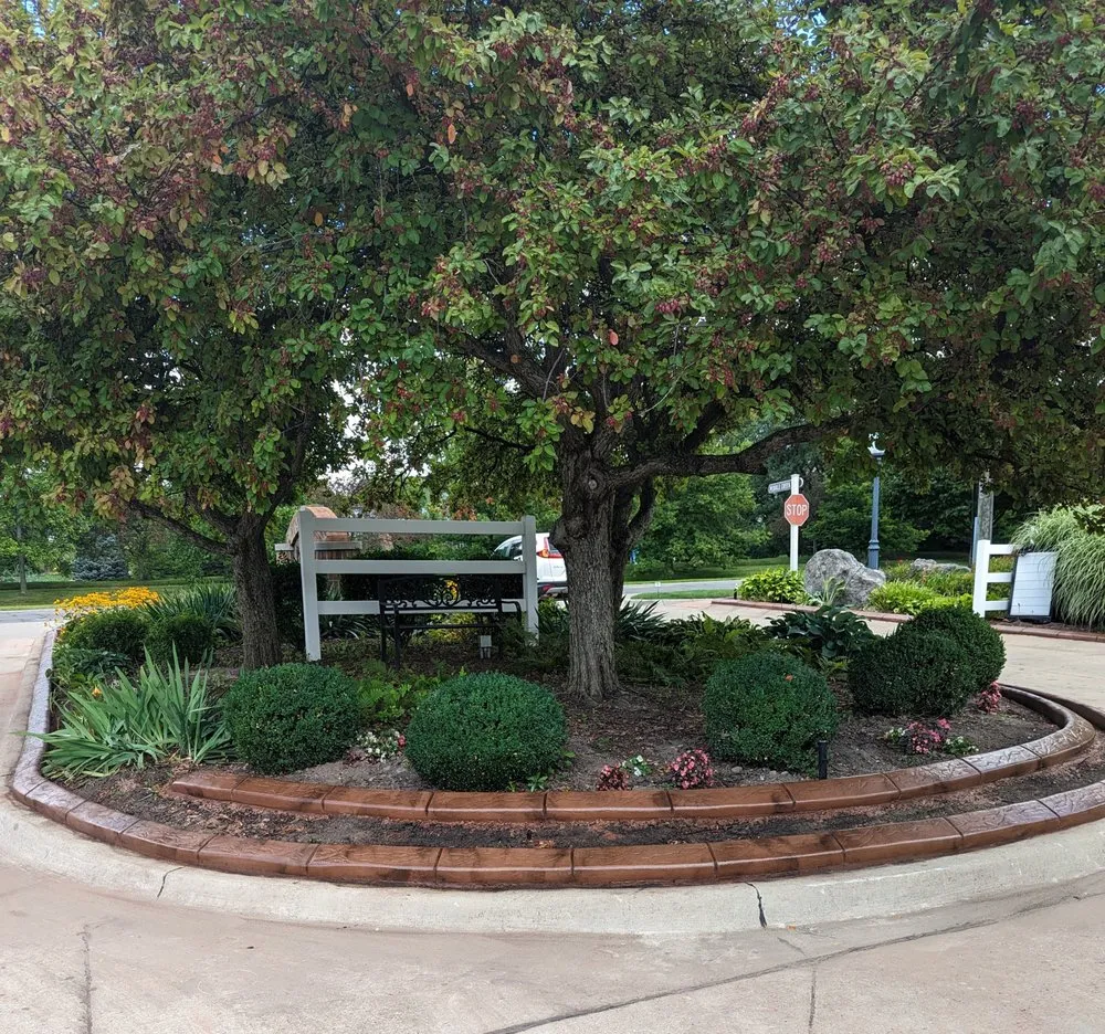 Custom residential landscaping experts serving Jackson, MI - Decorative Curbing
