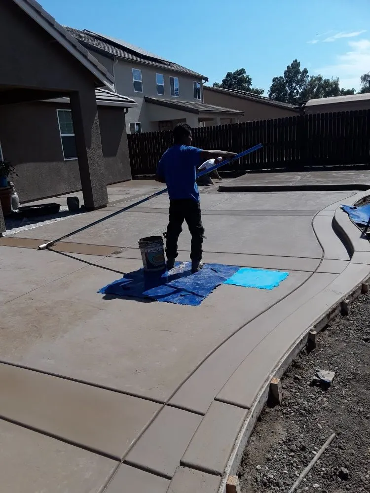 Custom yard cleanup service for year-round maintenance in Stockton, CA by Decorative rock & concrete