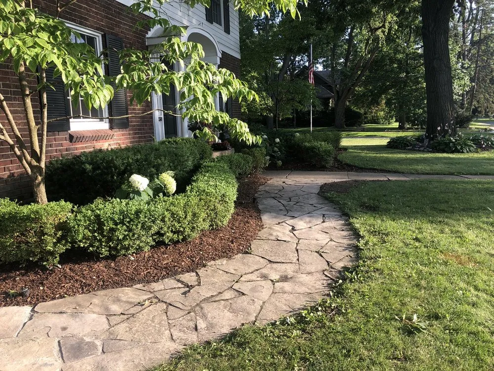 Expert lawn care service in Sterling Heights, MI by Decra-Scape