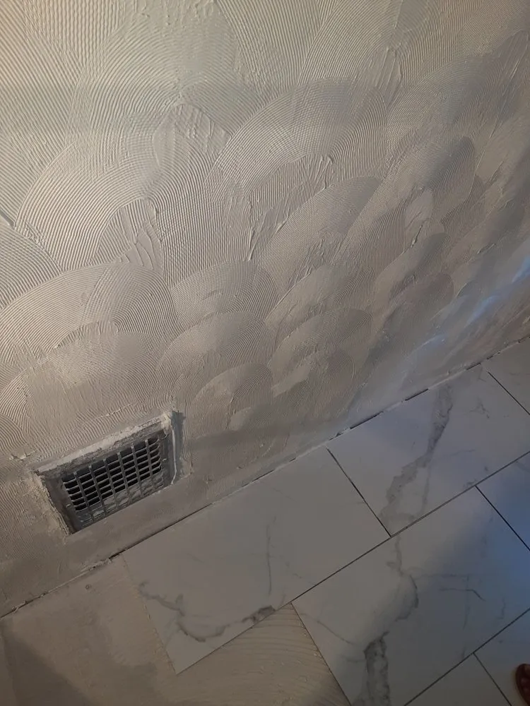 Reliable yard maintenance for year-round maintenance in Lorain, OH by Dee Bros Construction